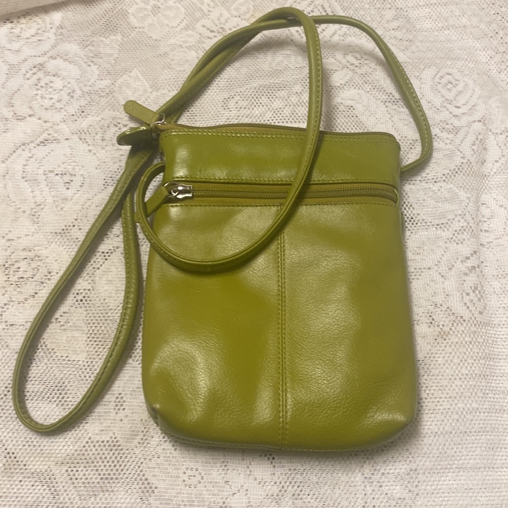 NewYork Toronto genuine leather crossbody. - Picture 2 of 7
